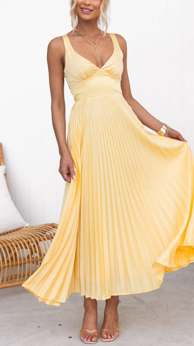 Elowen™ | The Sunlit Pleat Maxi Dress