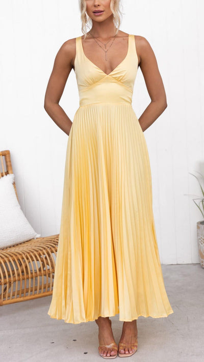 Elowen™ | The Sunlit Pleat Maxi Dress